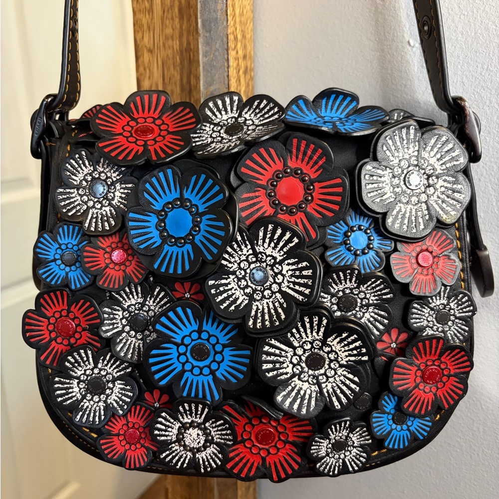 Coach Tea Rose Appliqué Leather Saddle Bag/Floral Crossbody/Black - Picture 3 of 15
